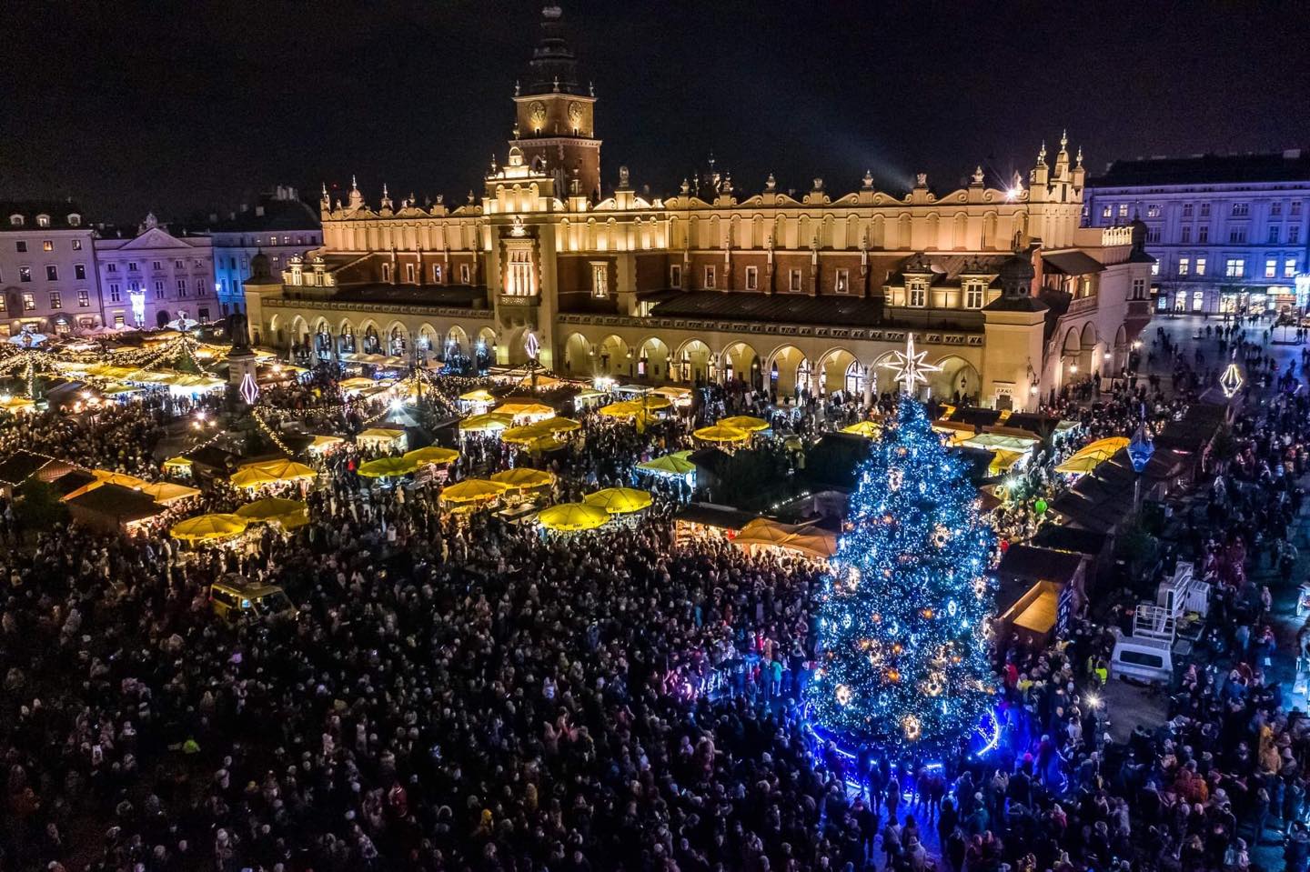 A Cracovie, Noël se fête sur la Rynek Główny ! – Miss Konfidentielle