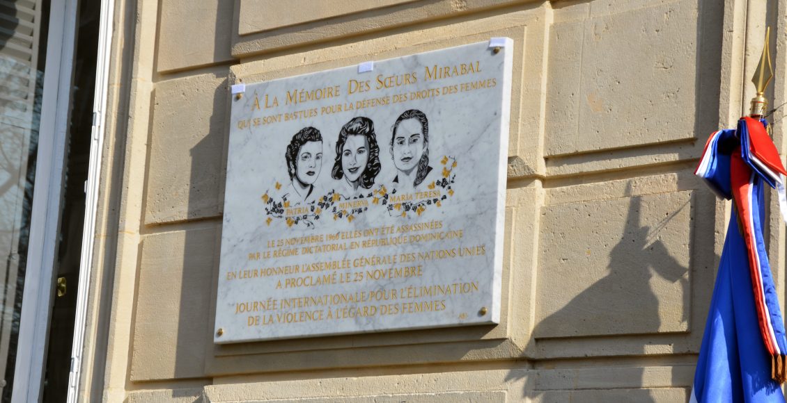 #8mars – Rosa Hernández de Grullón inaugure une plaque commémorative à Paris en hommage aux sœurs Mirabal avec Anne Hidalgo sur misskonfidentielle.com © David Raynal