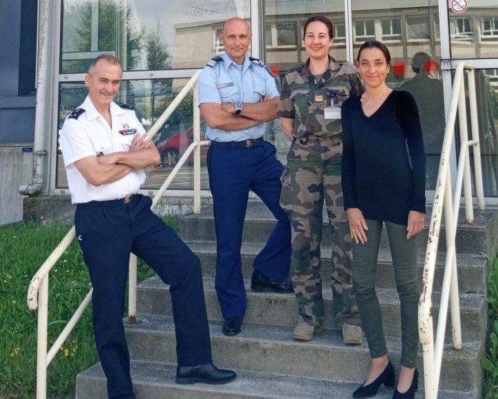 Valerie Desforges au BEA-E à la base aérienne 107 de Villacoublay avec Jérôme Rabier, Emmanuel Sillon et Adeline Motsch © Valérie Desforges