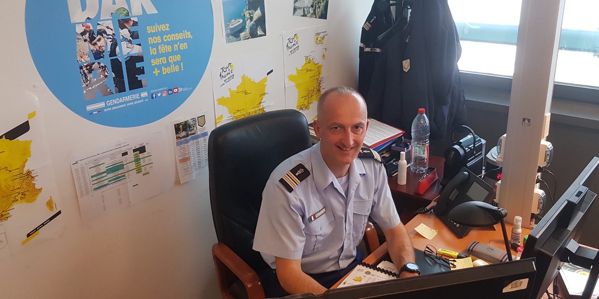 Interview de Joël SCHERER, officier de liaison pour la direction de la gendarmerie auprès de la direction du Tour de France sur le media Miss Konfidentielle © Valérie Desforges