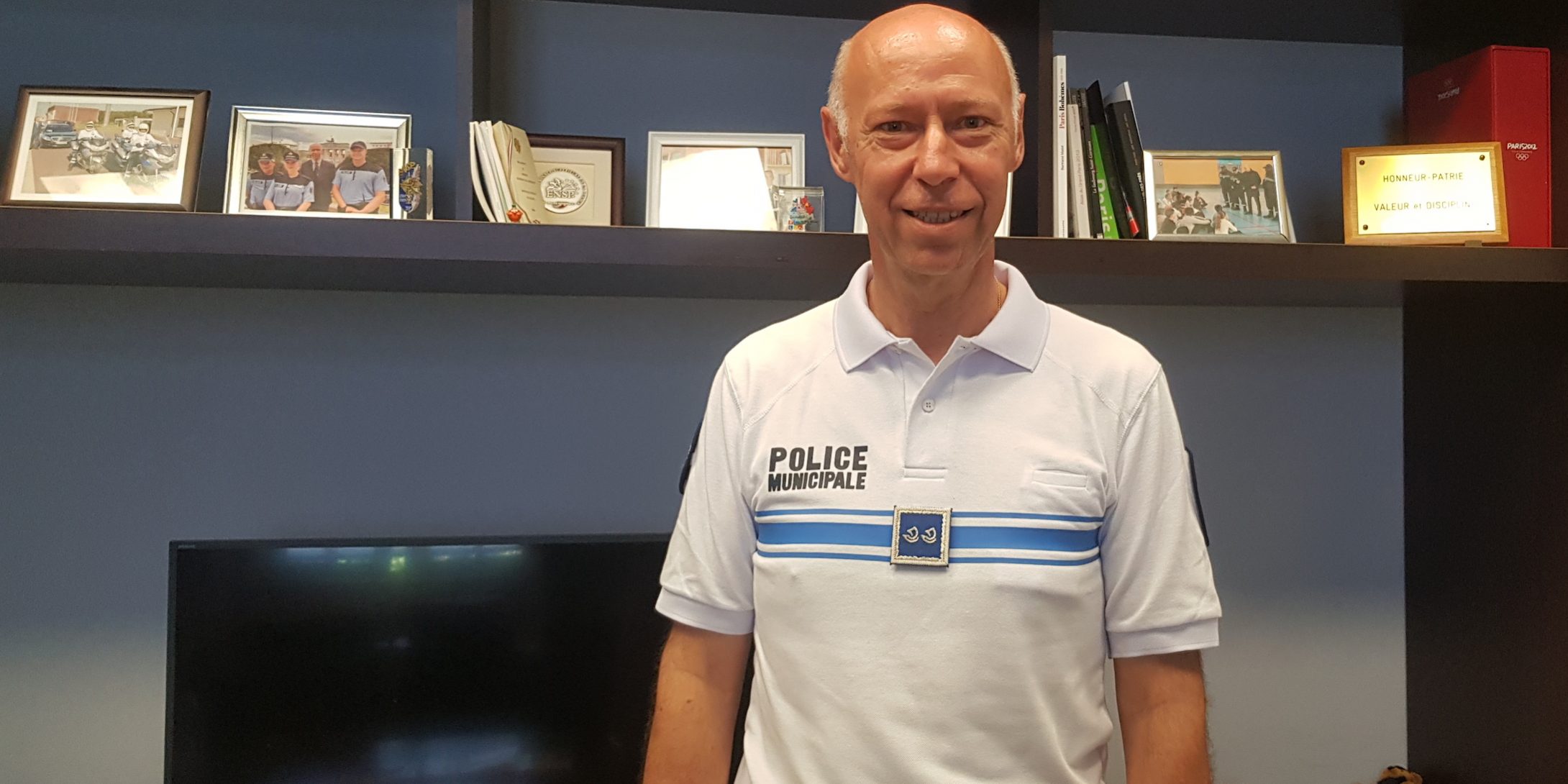 Interview de Michel FELKAY, Directeur de la Police municipale de Paris sur le media institutionnel misskonfidentielle.com © Valérie Desforges