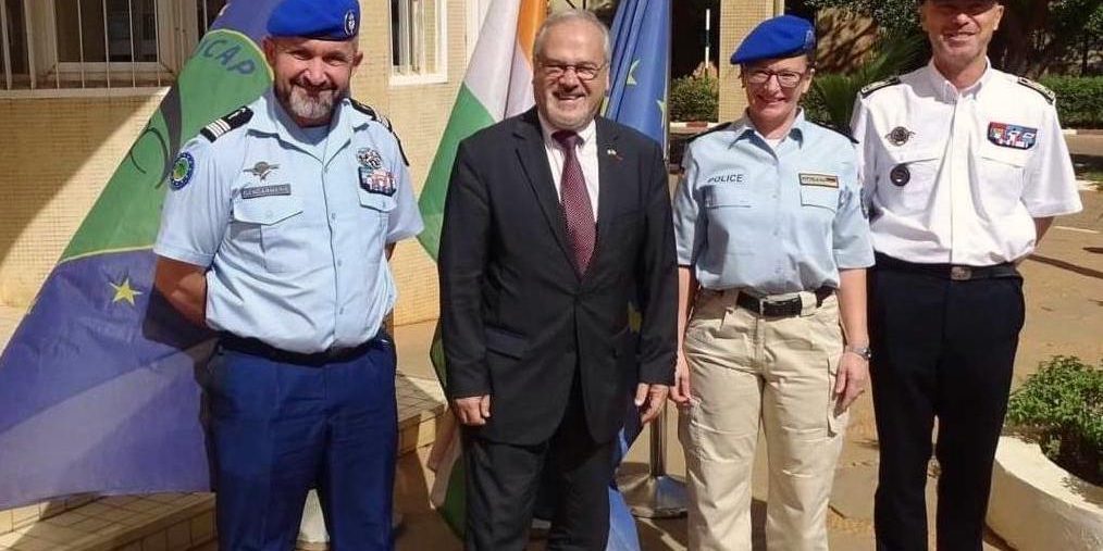 Eric Belleut, ASI Niger, M. Sylvain Itté, ambassadeur de France au Niger et la mission EUCAP sur misskonfidentielle.com © Eric BELLEUT