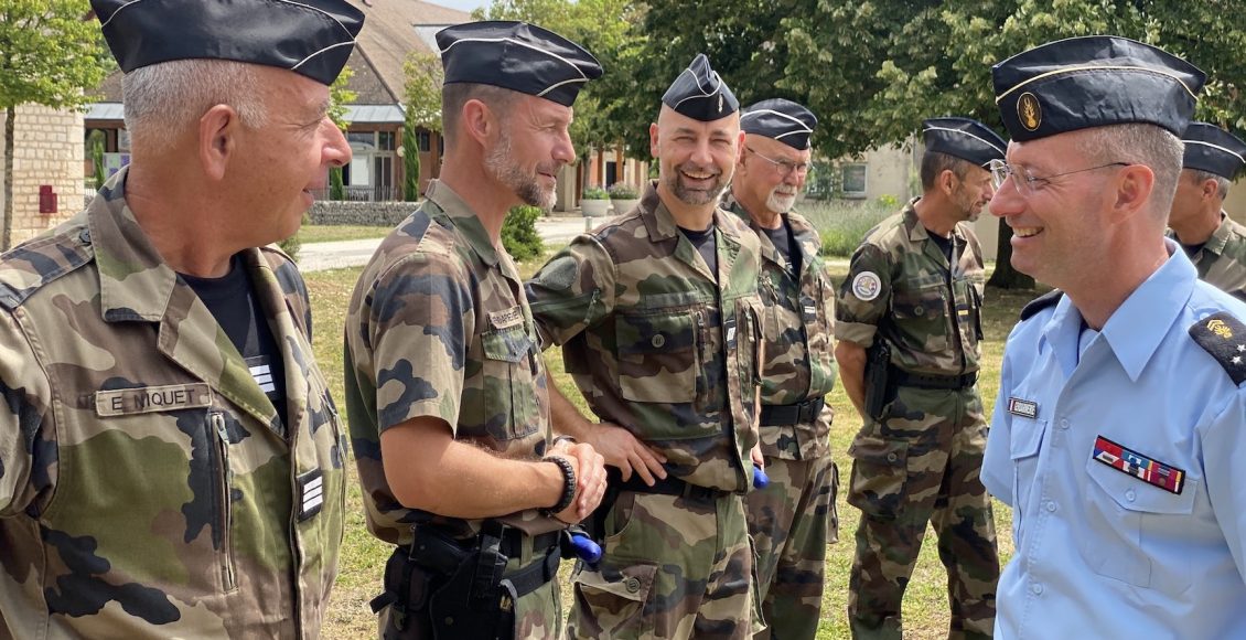 GDI Didier Fortin en entretien avec les cadres de la préparation militaire gendarmerie de la région Bourgogne Franche Comté © CRJ + RG BFC