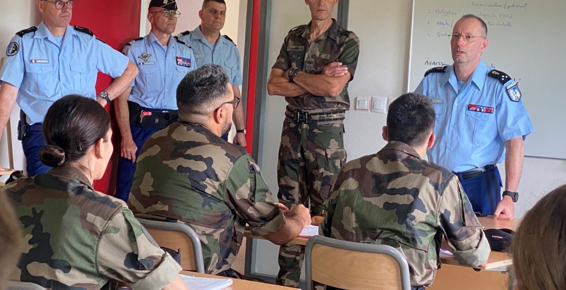 GDI Didier Fortin en visite des élèves réservistes de la région Bourgogne Franche Comté lors de leur préparation militaire gendarmerie © CRJ
