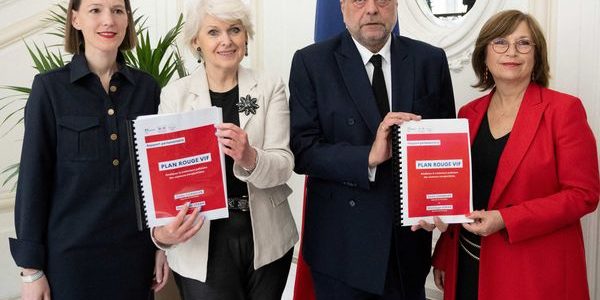 Emilie Chandler, Isabelle Rome, Eric Dupont Moretti, Dominique Vérien – Plan rouge vif © Alain Jocard/AFP