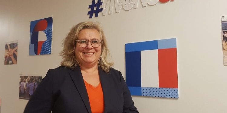 Karine PEUVRIER, Responsable de la communication de la Direction de l’Information légale et administrative – DILA © Miss Konfidentielle