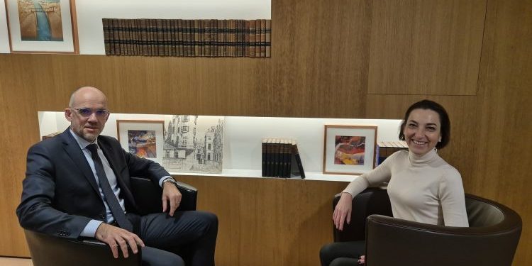 36 Bastion avec Fabrice GARDON, Commissaire Général, Directeur de la Police judiciaire de la Préfecture de Police et Miss Konfidentielle, journaliste © Miss Konfidentielle