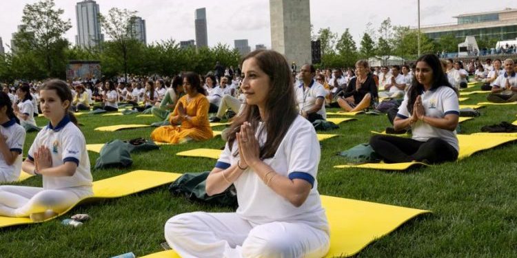 Nations Unies – Journée internationale du Yoga © Adobe Stock