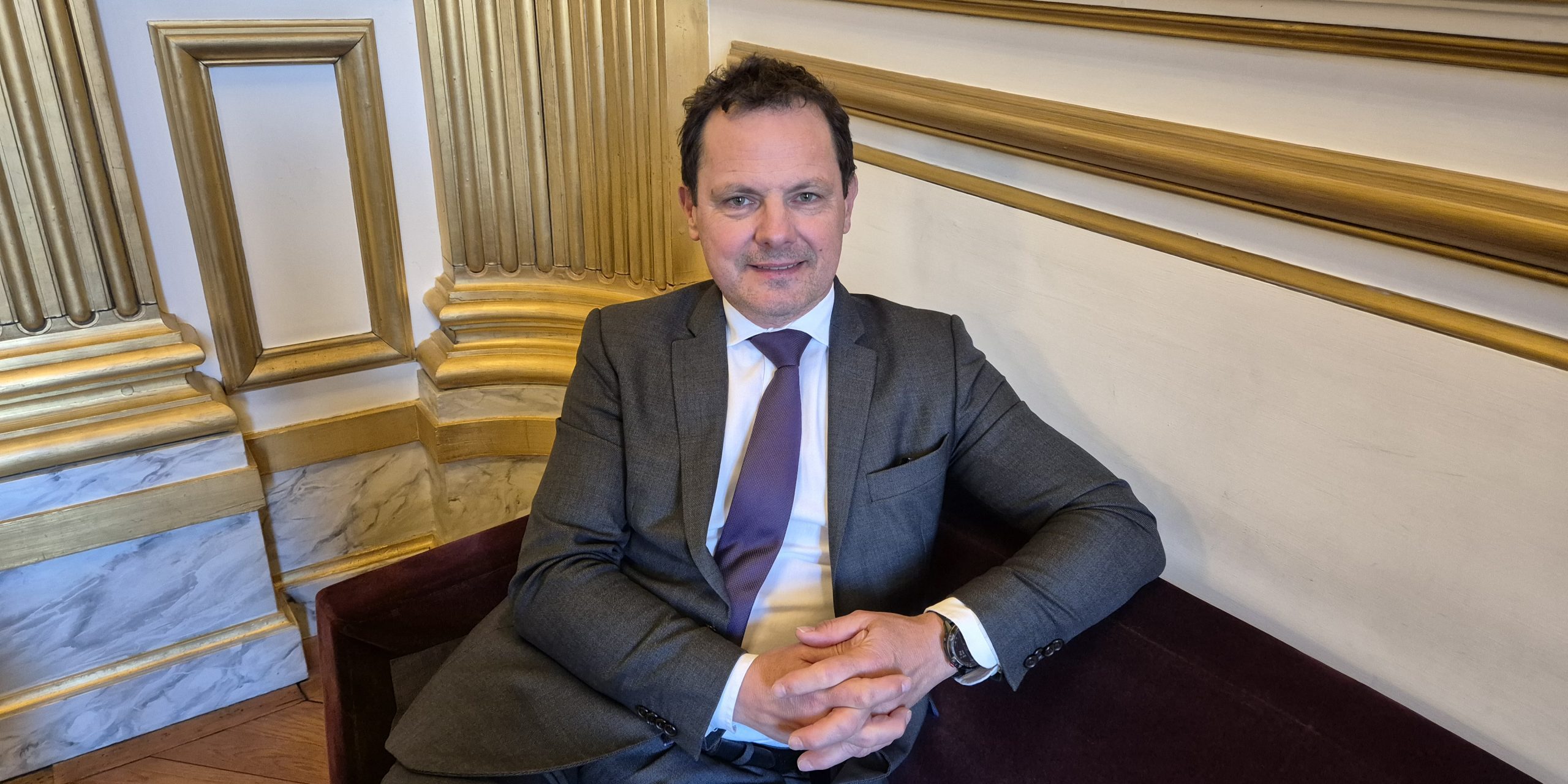 M. Jérôme DURAIN – Sénateur de Saône-et-Loire (Bourgogne-Franche-Comté) en interview au Sénat sur le Rapport Narcotrafic © Miss Konfidentielle