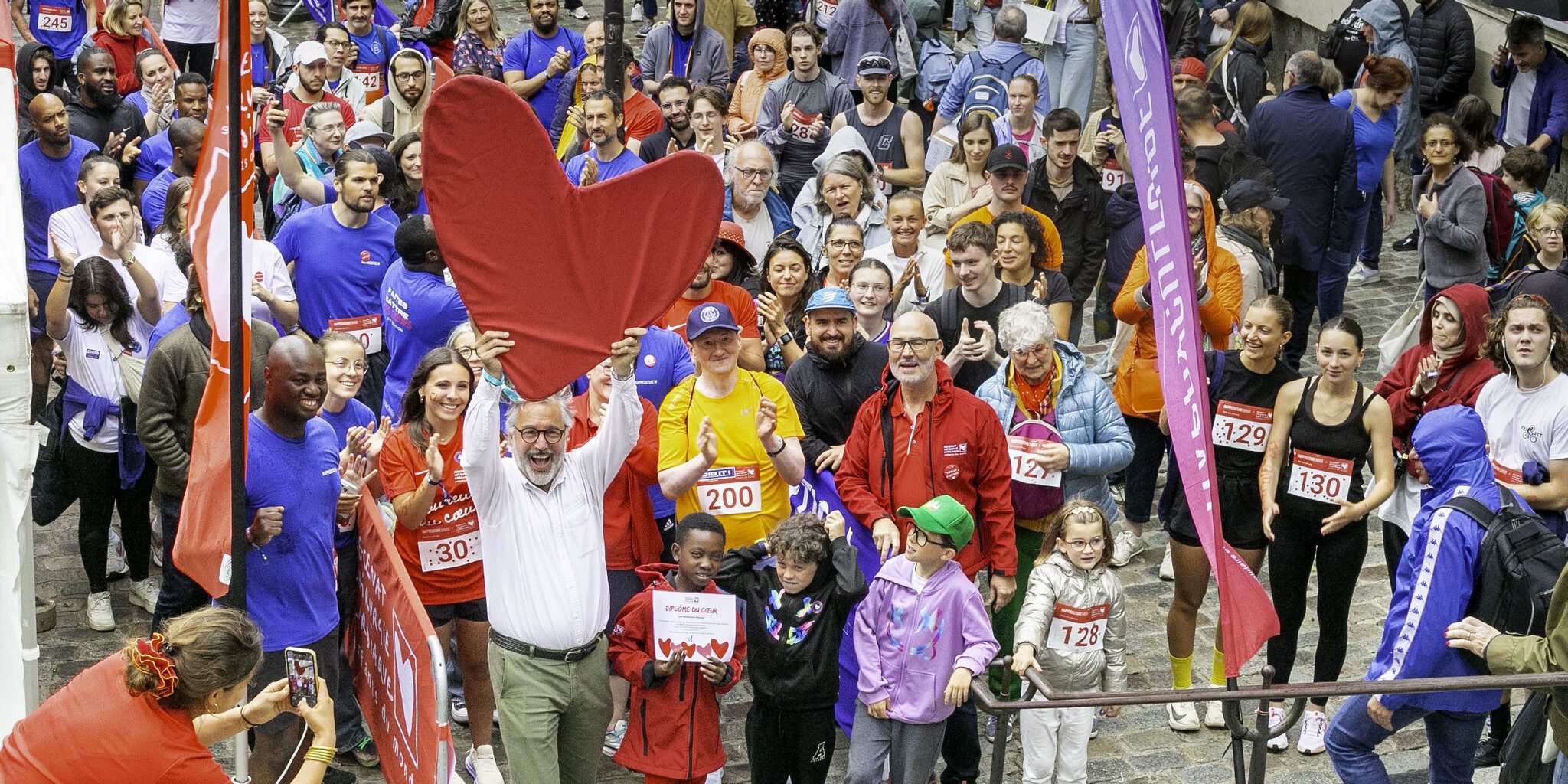 Bilan de la 5e édition de la course solidaire et sportive HappyCulture aux pieds des marches de la Butte Montmartre à Paris au profit de Mécénat Chirurgie Cardiaque © Pauline Duverger