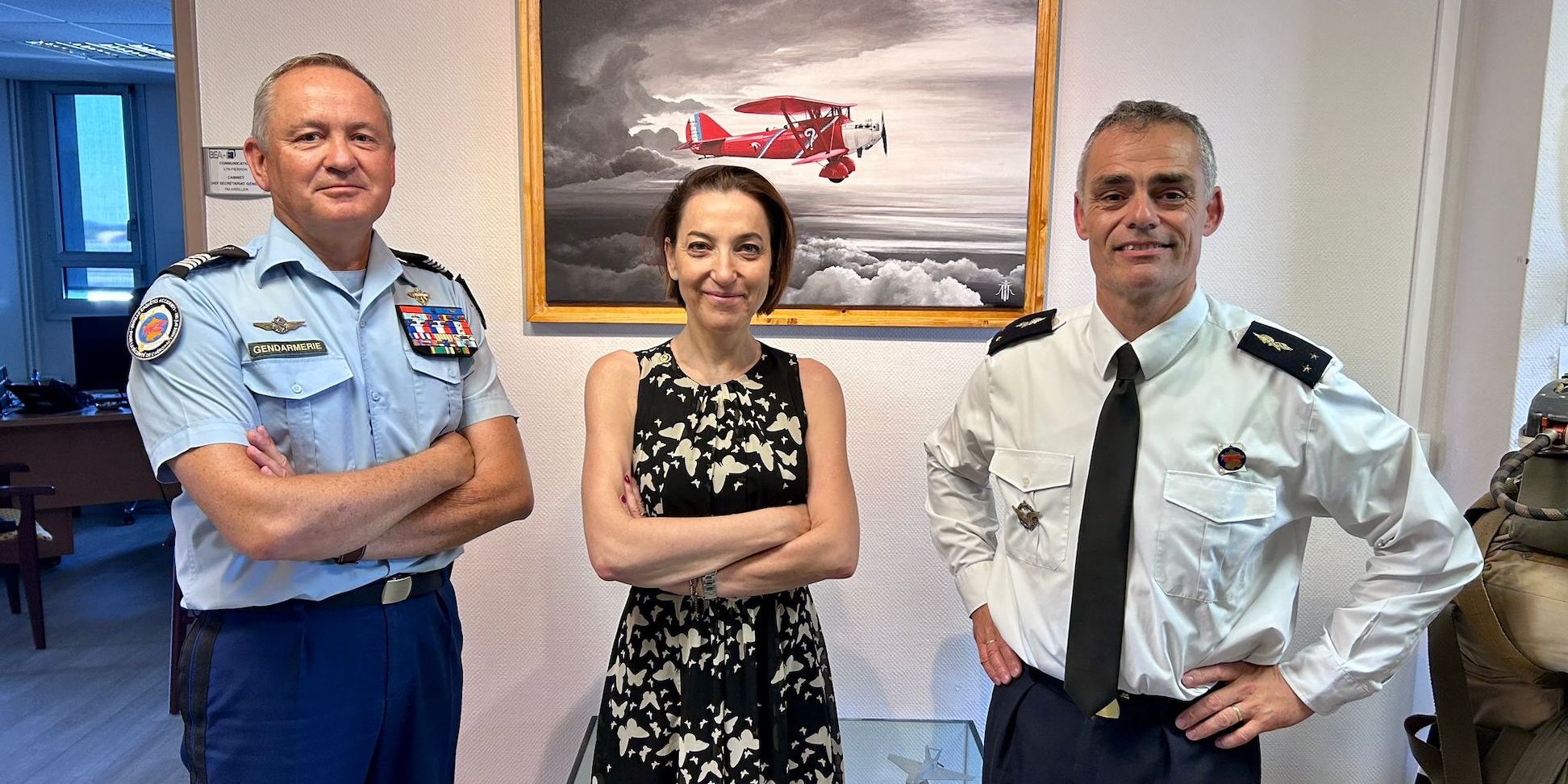 COL Laurent LE GOFF, Miss Konfidentielle, GBA Christophe MICHEL au BEA-É sur la BA107 © BEA-É, LTN Lucas Pierron