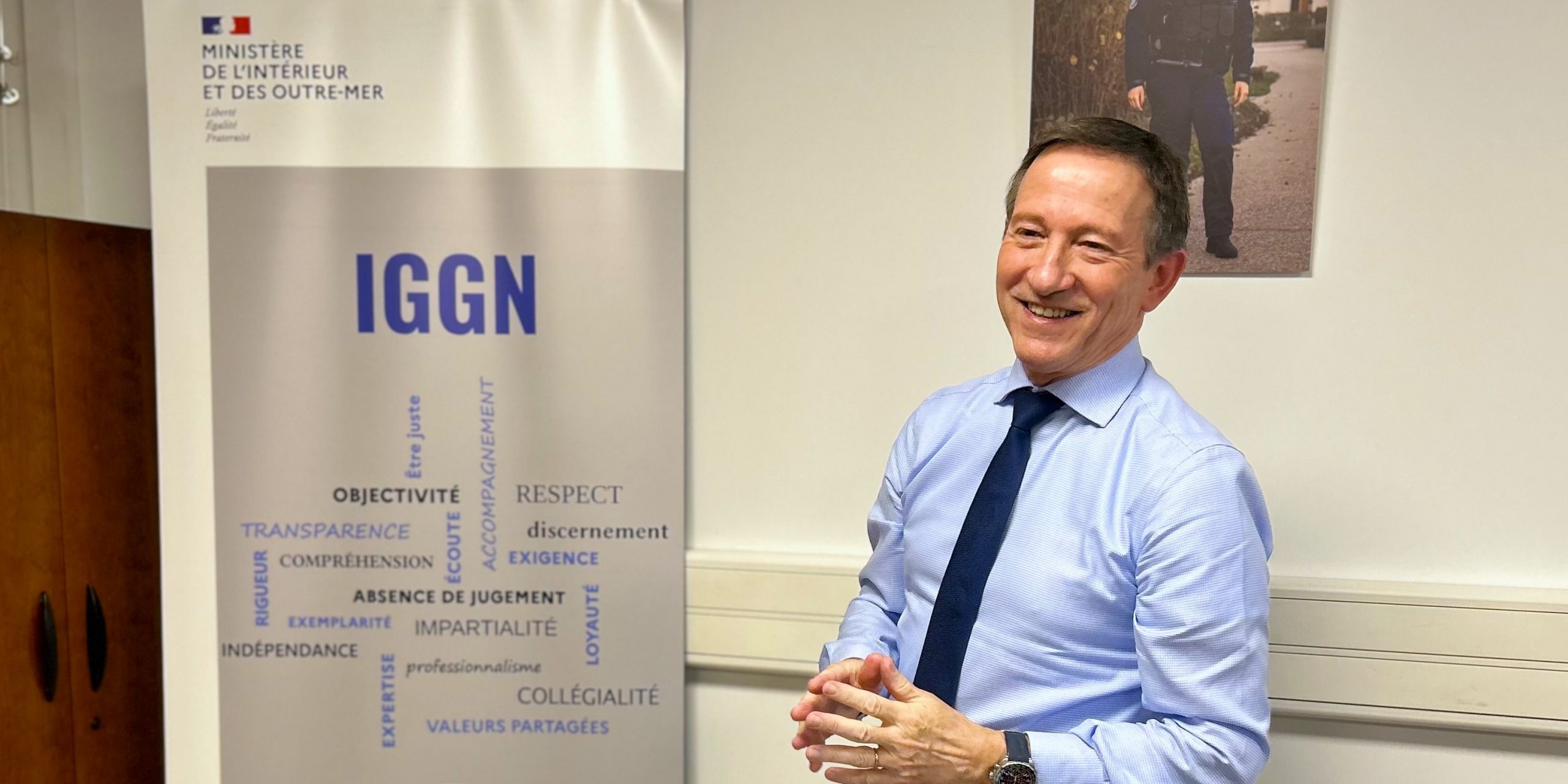 L’Interview de Jean-Michel GENTIL, chef de l’IGGN – Inspection générale de la Gendarmerie nationale – de Miss Konfidentielle © SIRPA – Gendarmerie nationale
